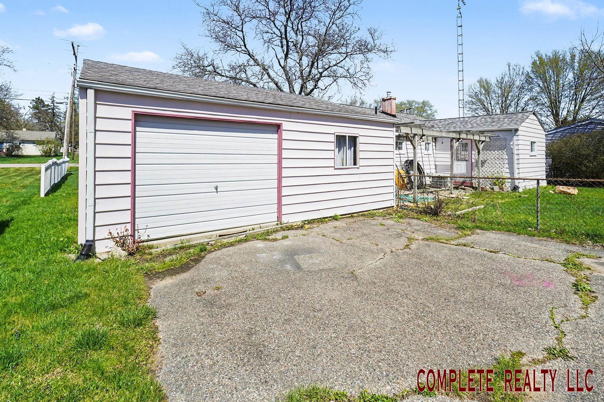 6062 Hopkins Road Flint, MI 48506 - Photo 24 of 25 50204920-af0df845-3637-4e08-b4c4-eebde2d4c43d.JPG