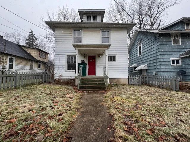 $100,000 | 919 Princeton Avenue, Lansing, MI 48915