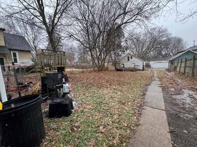 $100,000 | 919 Princeton Avenue, Lansing, MI 48915