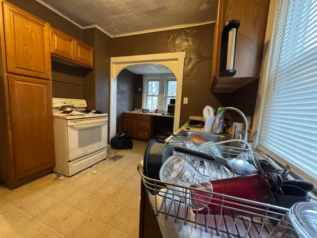 $100,000 | 919 Princeton Avenue, Lansing, MI 48915