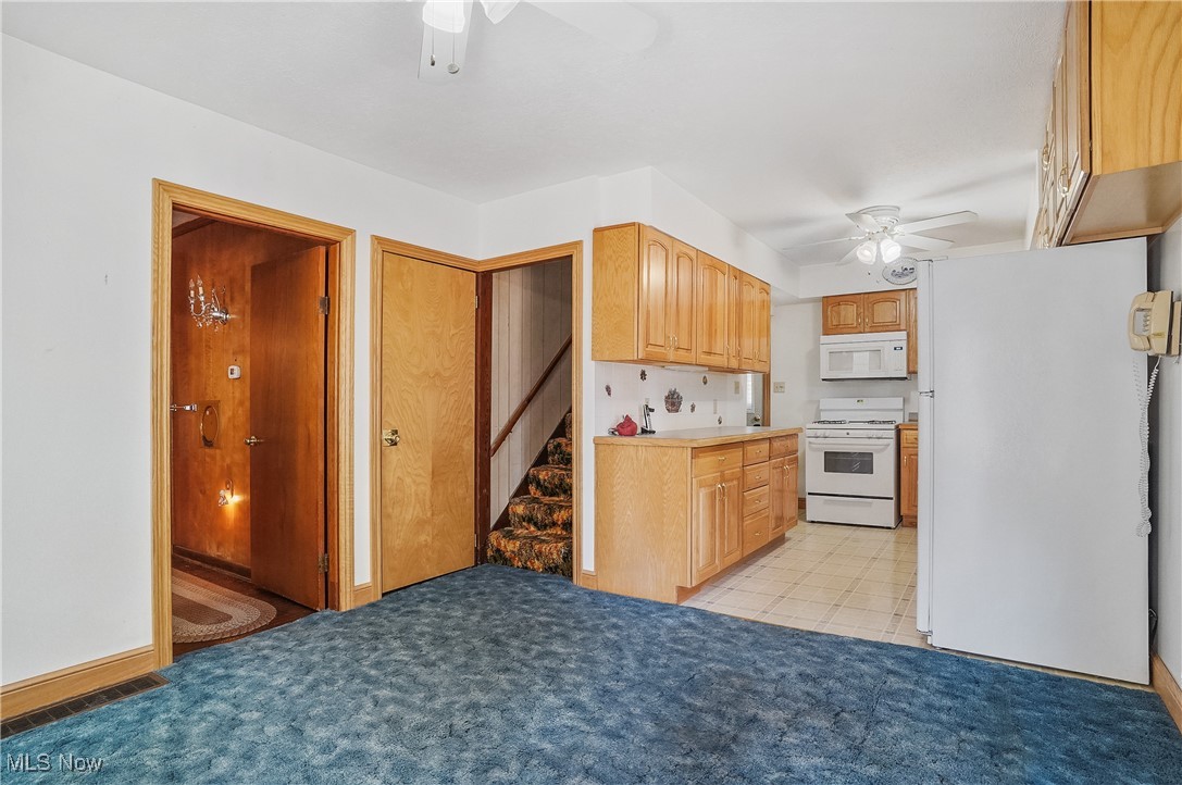 2809 McElwain Road Akron, OH 44312 - Photo 24 of 38 With carpet