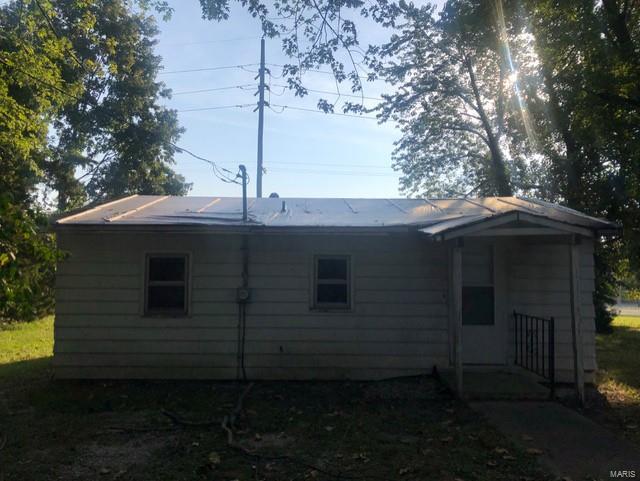 1906 Old Bus Line Road Hillsboro, IL 62049 - Photo 2 of 13 Gallery Image 2