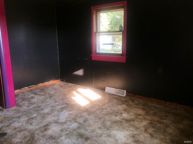 1906 Old Bus Line Road Hillsboro, IL 62049 - Photo 12 of 13 Gallery Image 12