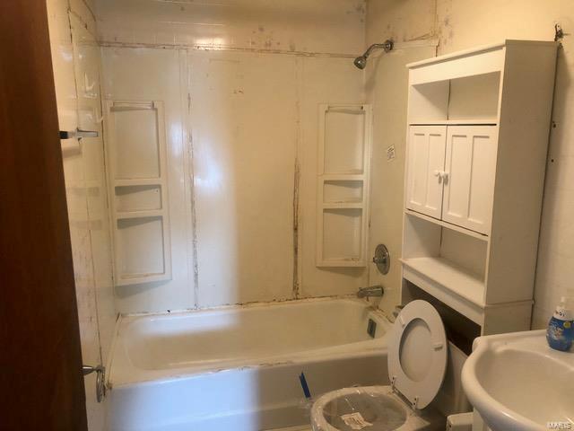 1906 Old Bus Line Road Hillsboro, IL 62049 - Photo 8 of 13 Gallery Image 8