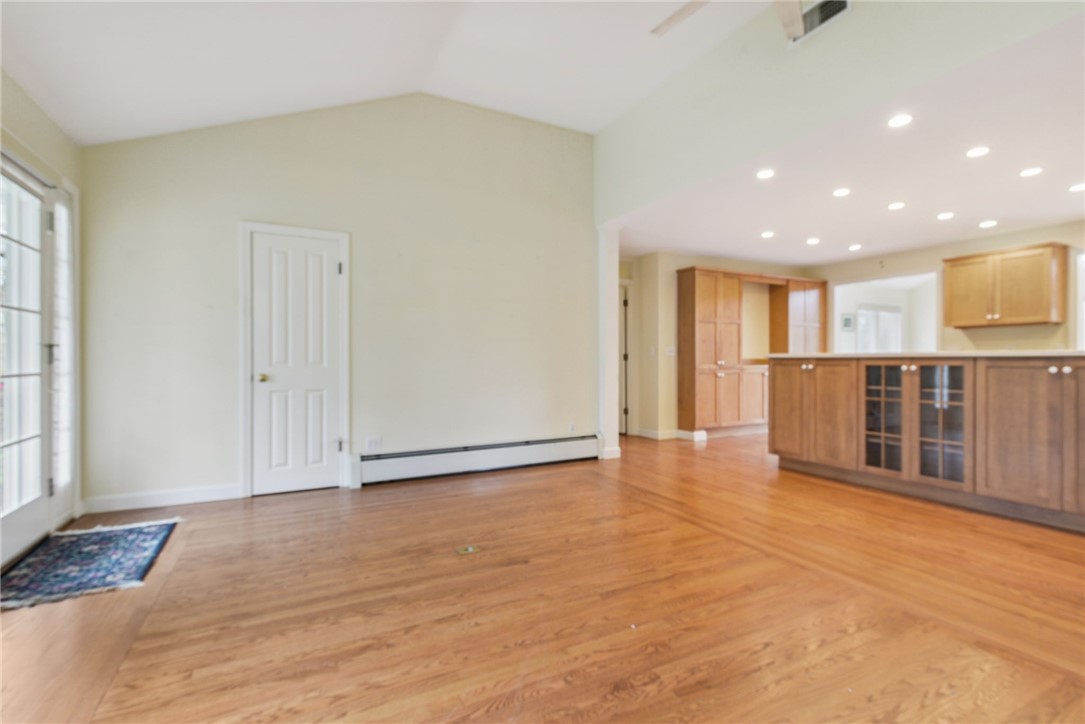 55 Wagner Road Westerly, RI 02891 - Photo 9 of 39