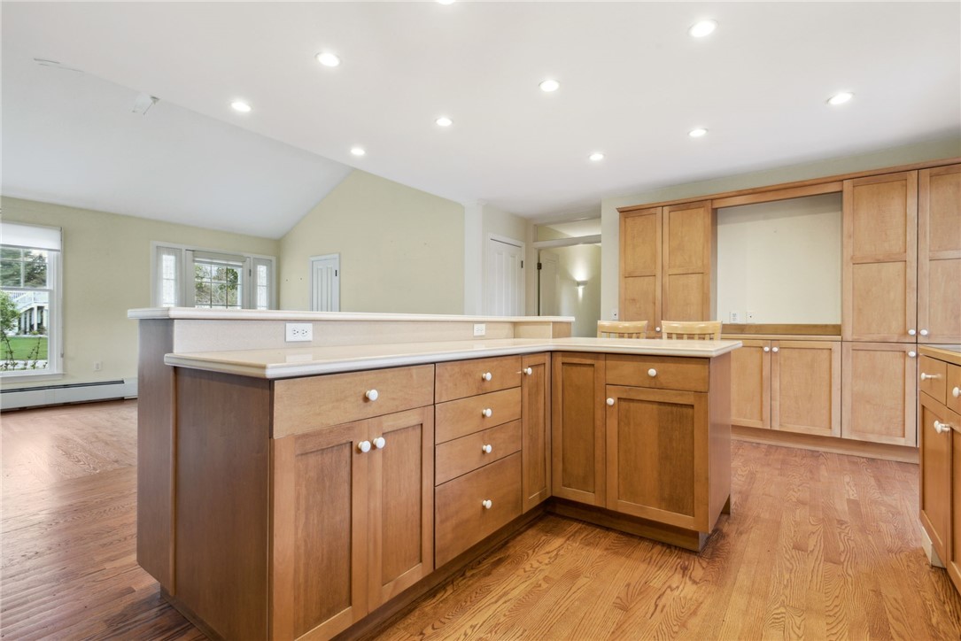 55 Wagner Road Westerly, RI 02891 - Photo 10 of 39