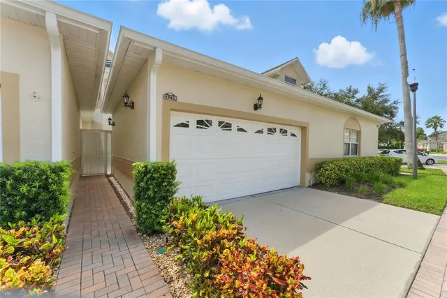 $299,900 | 13239 Fountainbleau Drive, Clermont, FL 34711