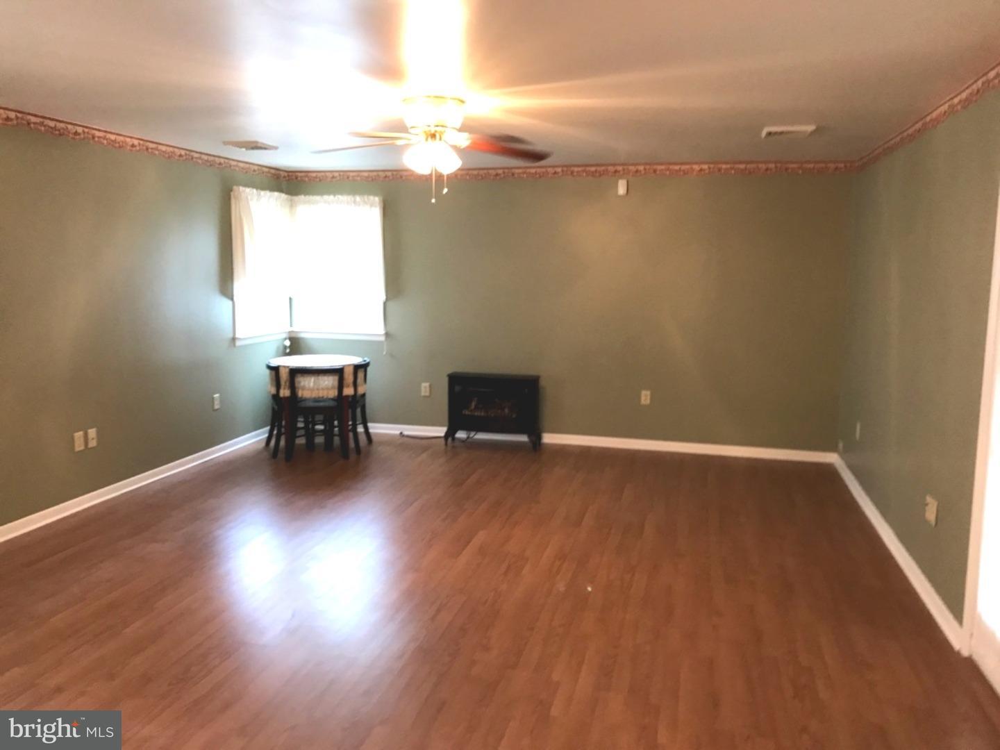 1356 Pershing Boulevard Reading, PA 19607 - Photo 17 of 25 Family Room