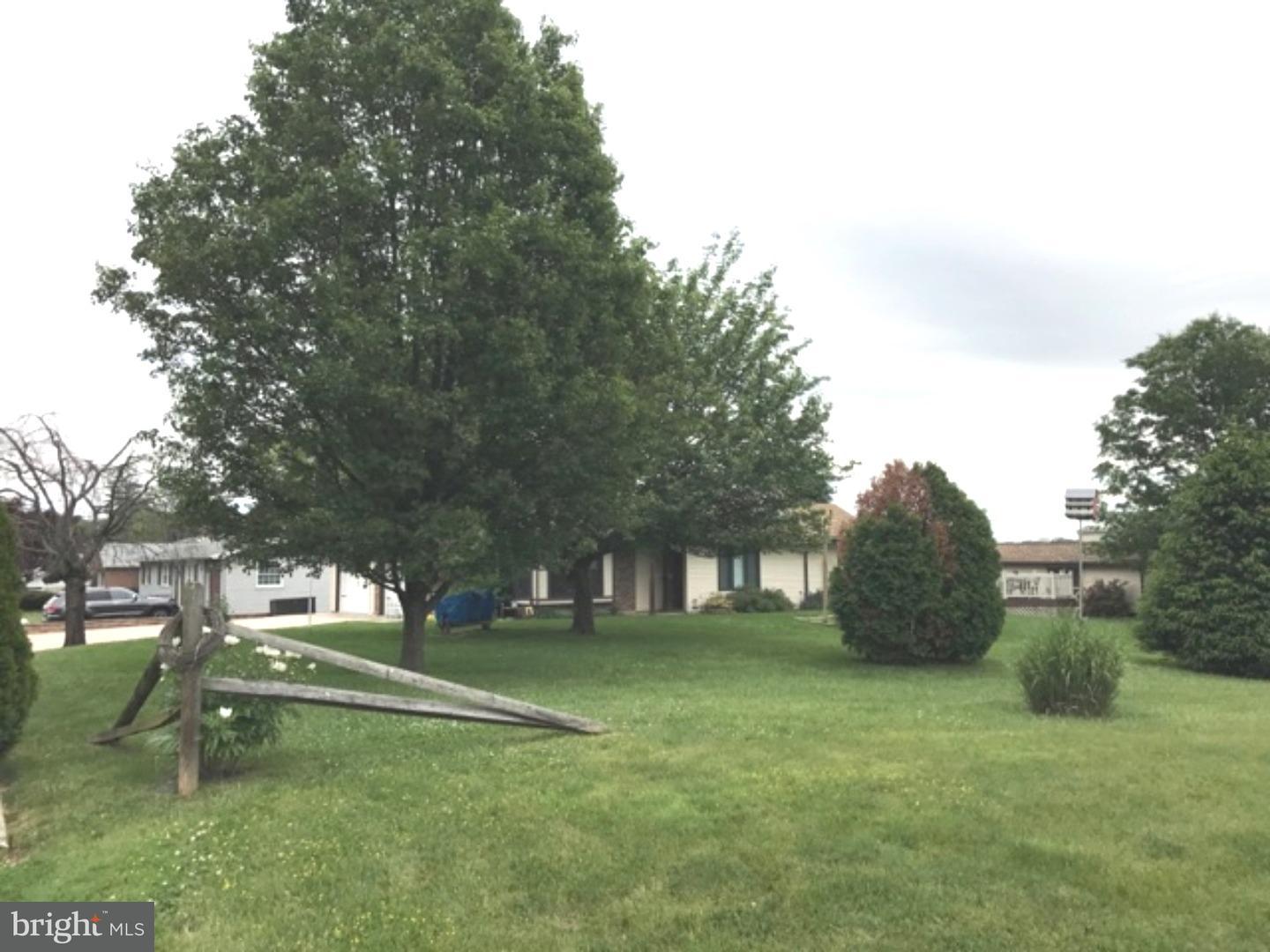 1356 Pershing Boulevard Reading, PA 19607 - Photo 23 of 25 Side Yard