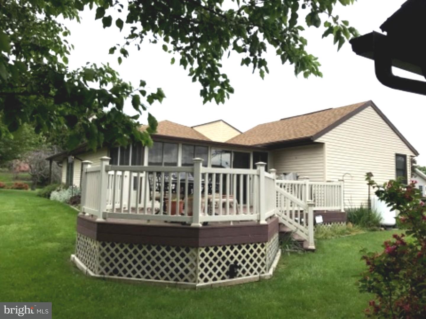 1356 Pershing Boulevard Reading, PA 19607 - Photo 6 of 25 Deck