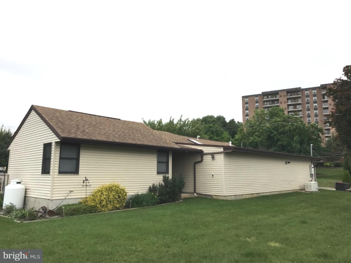 1356 Pershing Boulevard Reading, PA 19607 - Photo 7 of 25 Exterior Side