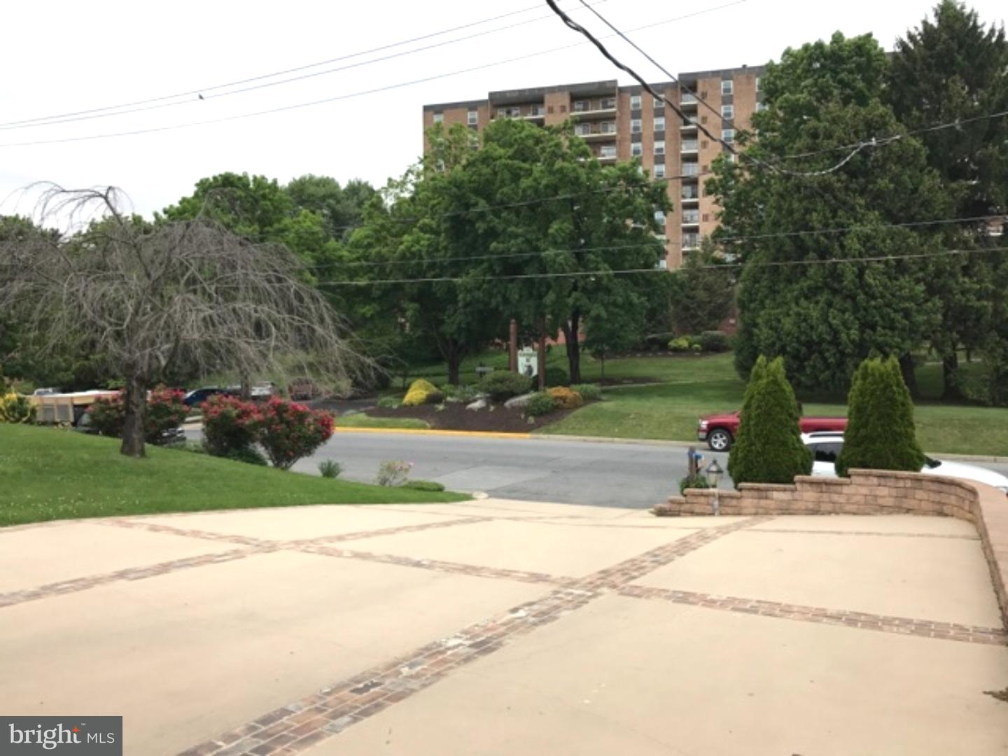 1356 Pershing Boulevard Reading, PA 19607 - Photo 8 of 25 Driveway