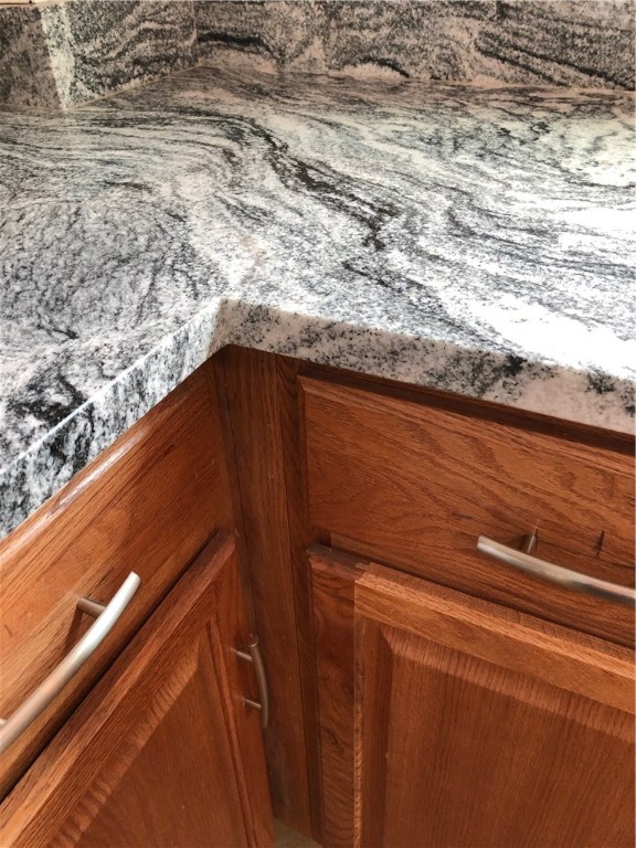 21 Community Road Warwick, RI 02889 - Photo 3 of 14