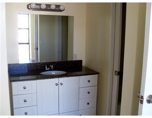 17021 North Bay Road, Unit 1009 Sunny Isles Beach, FL 33160 - Photo 11 of 16 Bathroom