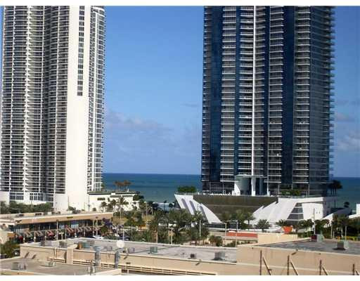 17021 North Bay Road, Unit 1009 Sunny Isles Beach, FL 33160 - Photo 12 of 16 View