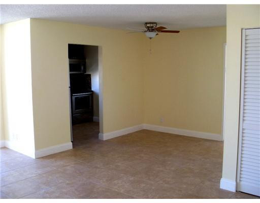 17021 North Bay Road, Unit 1009 Sunny Isles Beach, FL 33160 - Photo 2 of 16 Interior Space/Layout