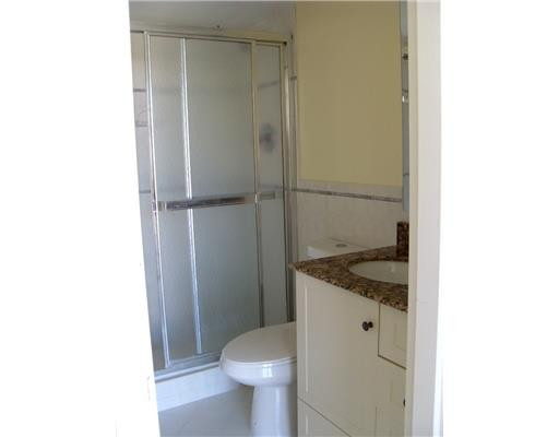 17021 North Bay Road, Unit 1009 Sunny Isles Beach, FL 33160 - Photo 10 of 16 Bathroom