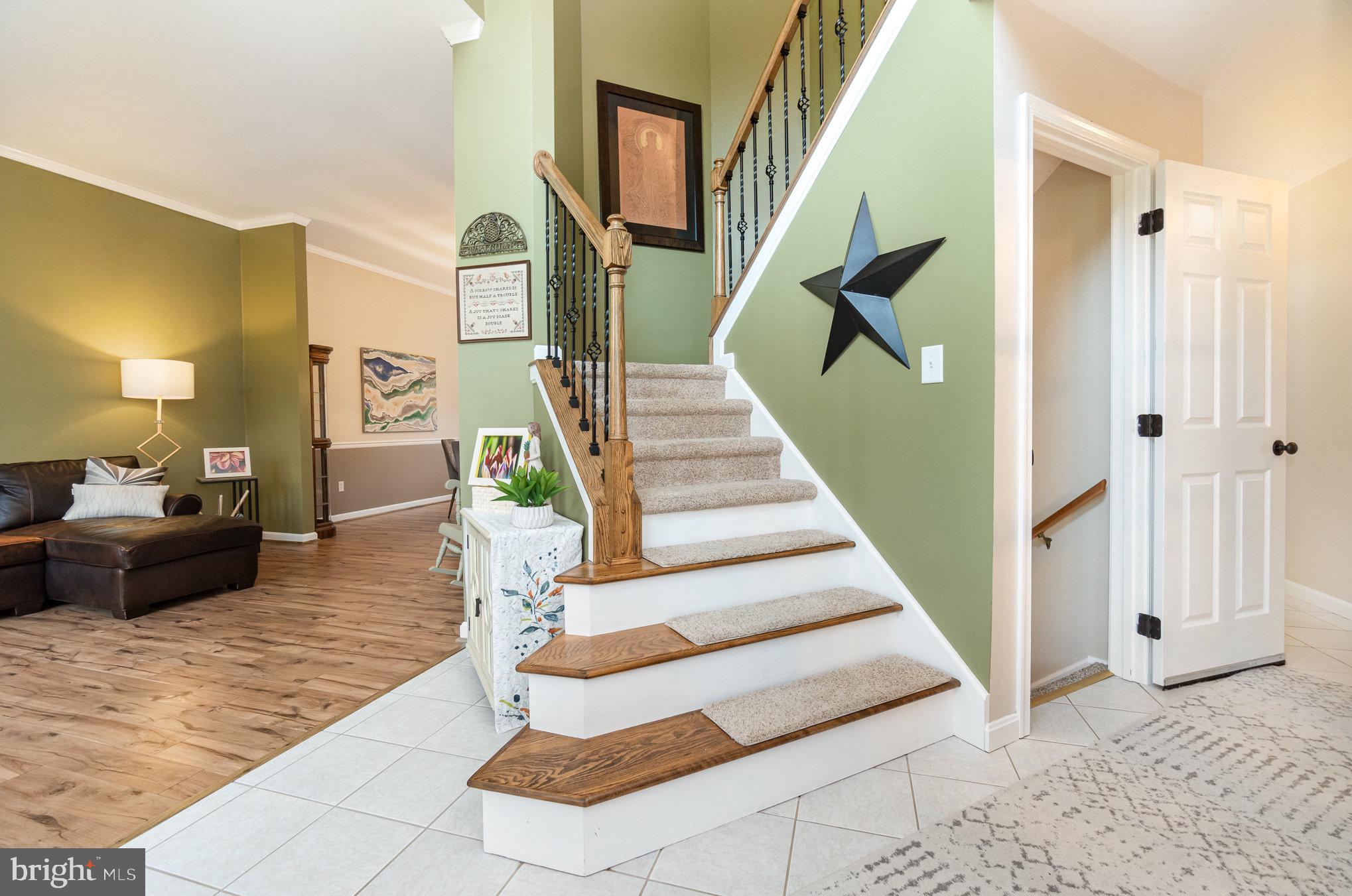 3545 Eagle Ridge Court Hanover, PA 17331 - Photo 4 of 61 Foyer, Entryway