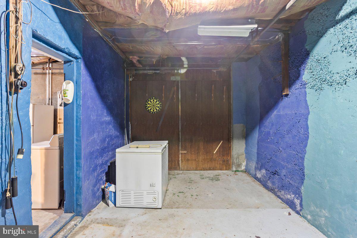 1337 Sandhill Road Lebanon, PA 17046 - Photo 33 of 38 Attached Garage Space