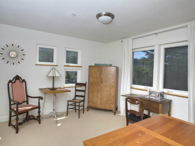 104 Nataqua Avenue Pacifica, CA 94044 - Photo 16 of 17 a workspace with furniture and window