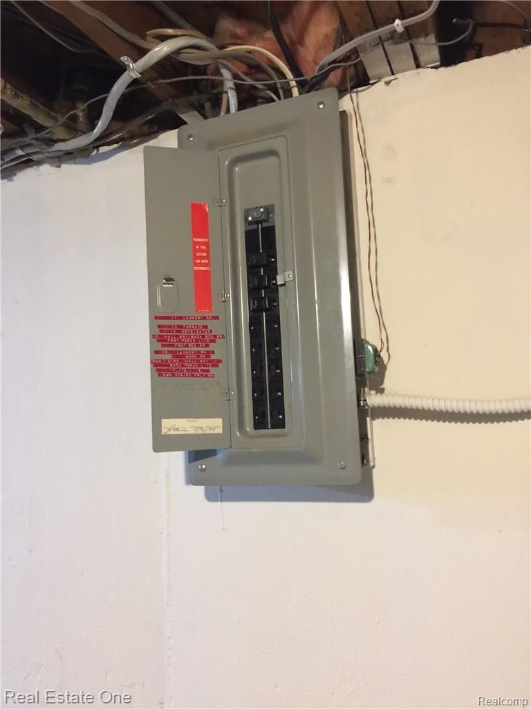 6852 Harrison Road Garden City, MI 48135 - Photo 14 of 16 Electrical Panel