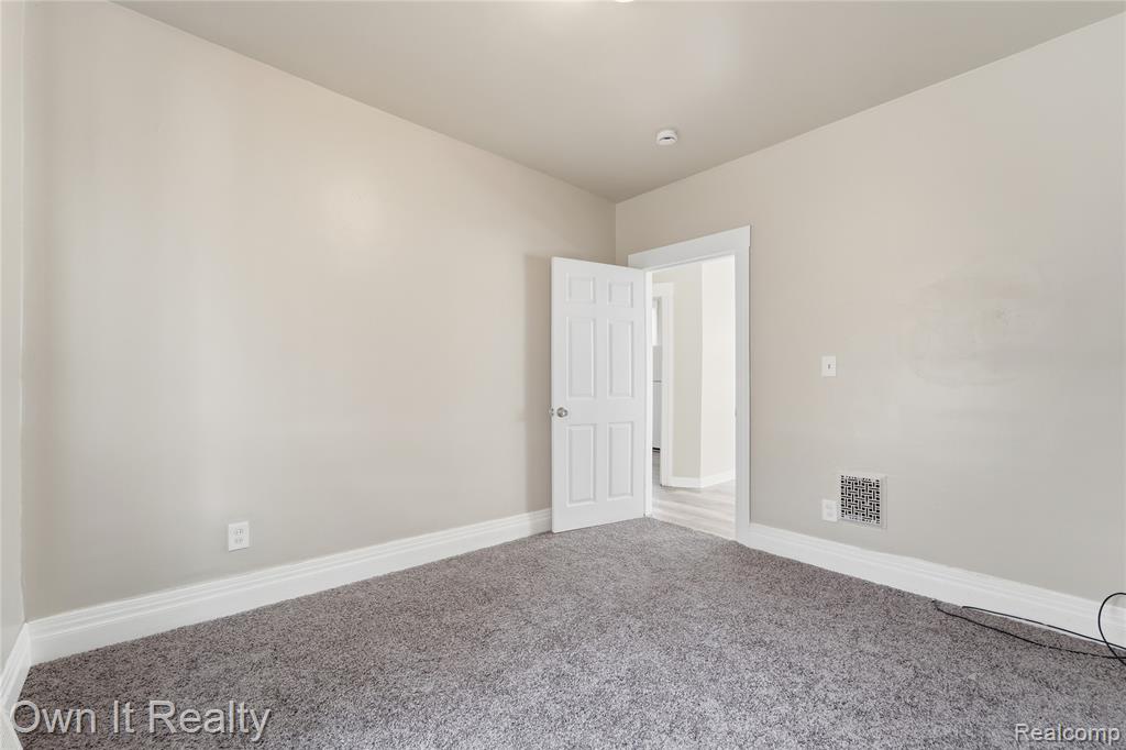 14761 Stephens Eastpointe, MI 48021 - Photo 16 of 24 Gallery Image 16