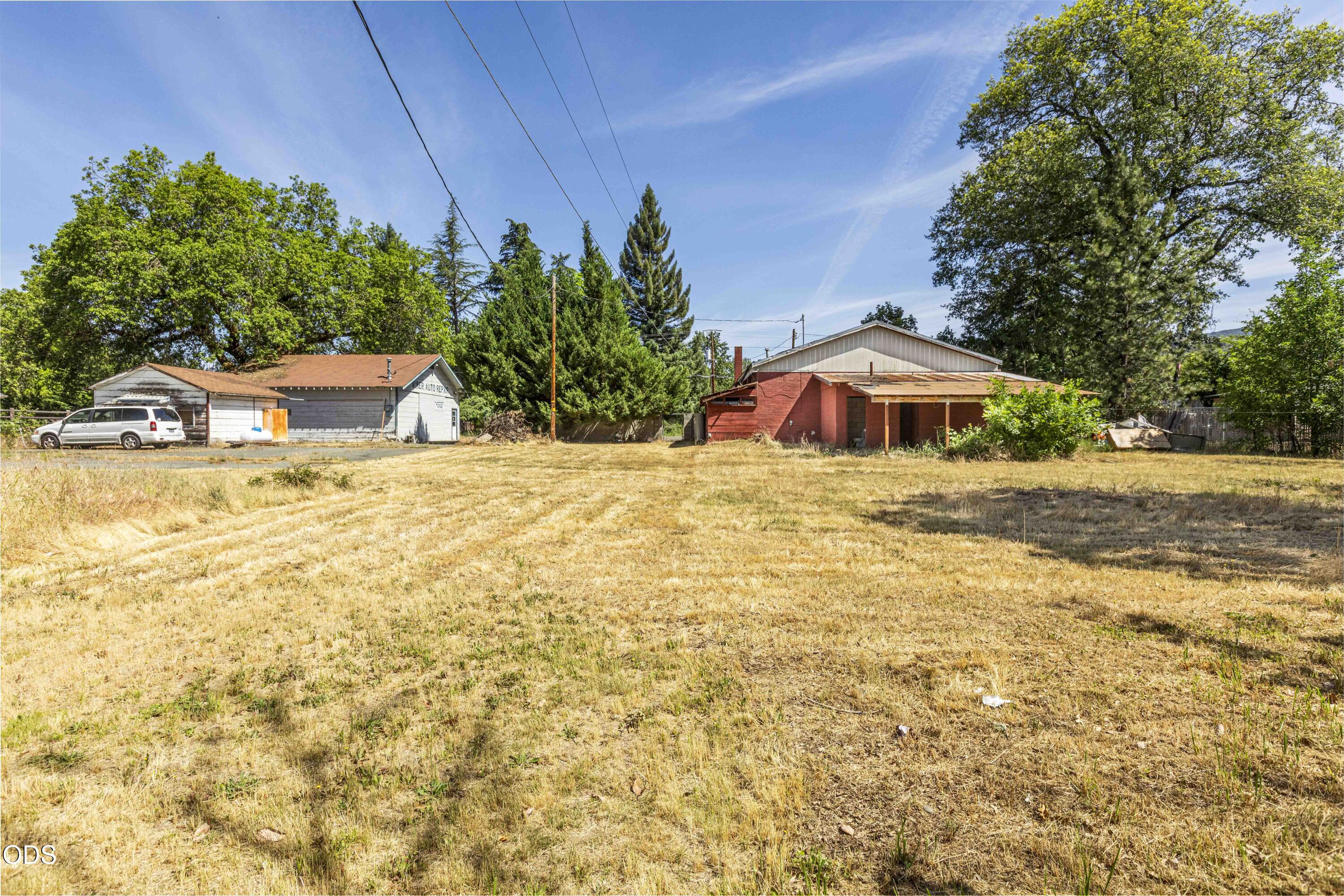 8622 East Evans Creek Road Rogue River, OR 97537 - Photo 10 of 18