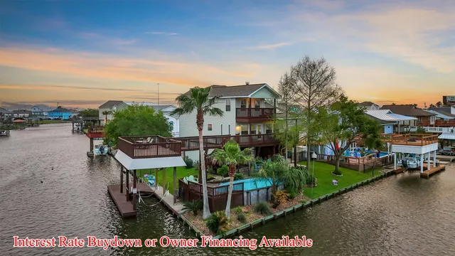 $689,900 | 9 South Sandpiper, La Marque, TX 77568