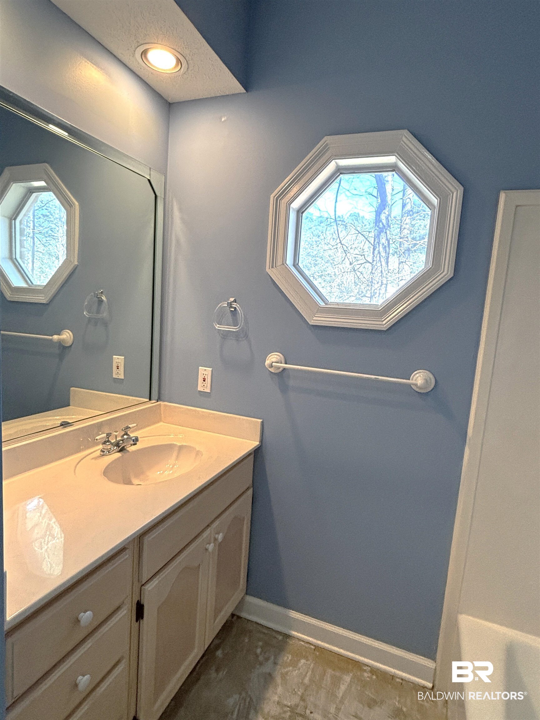 7425 Blakeley Ridge Drive Daphne, AL 36527 - Photo 23 of 31 Jack n Jill Bathroom 3