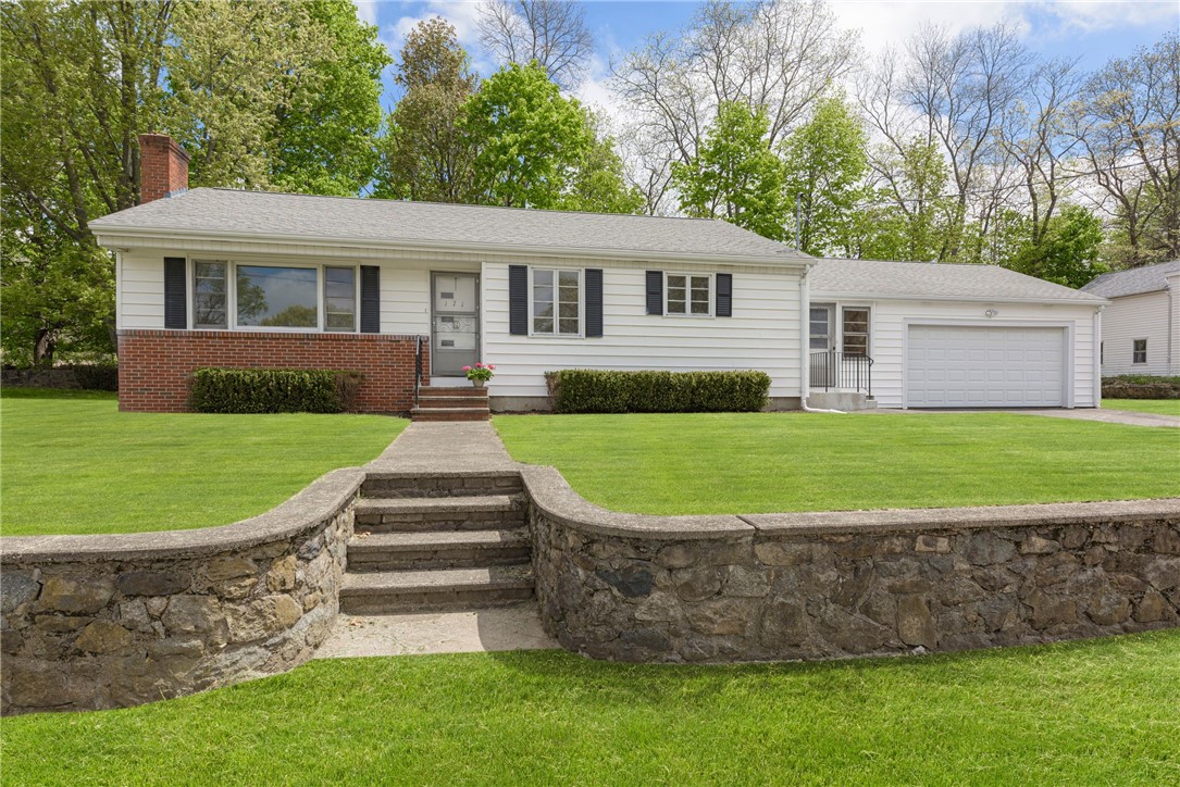 171 Iroquois Road Cumberland, RI 02864 - Photo 1 of 32 Gallery Image 1