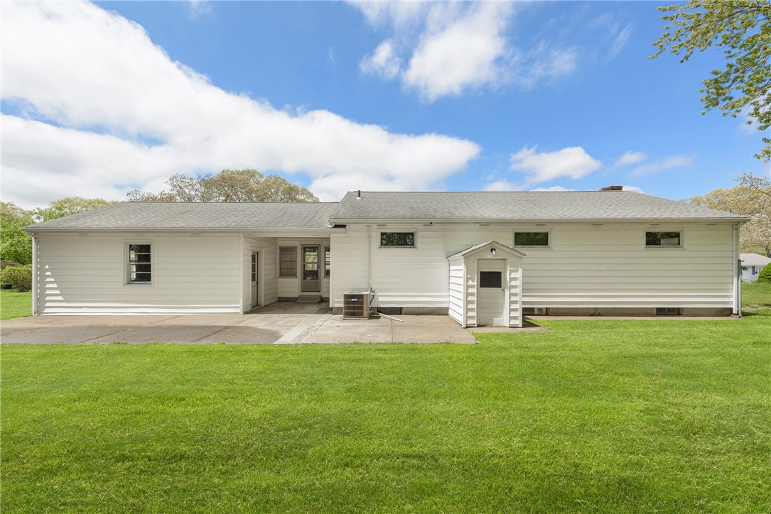 171 Iroquois Road Cumberland, RI 02864 - Photo 8 of 32 Gallery Image 8