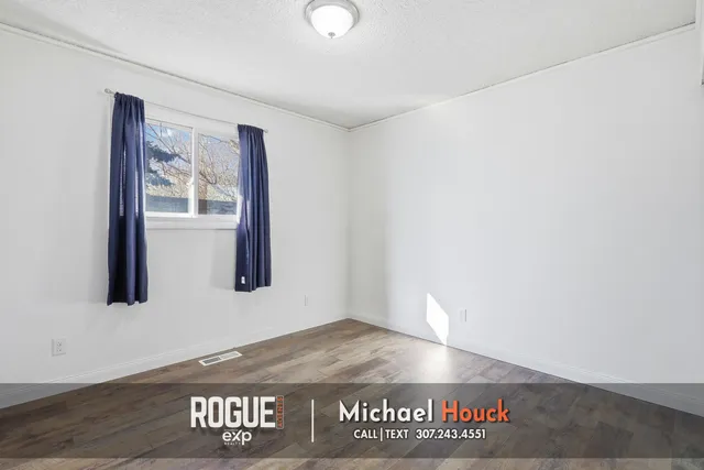 $289,900 | 442 Indian Paintbrush, Casper, WY 82604