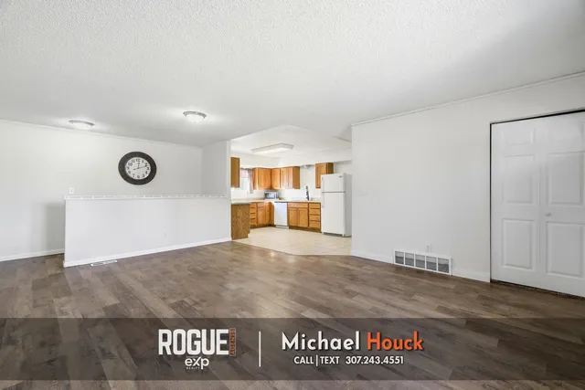 $289,900 | 442 Indian Paintbrush, Casper, WY 82604