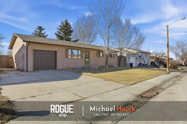 $289,900 | 442 Indian Paintbrush, Casper, WY 82604