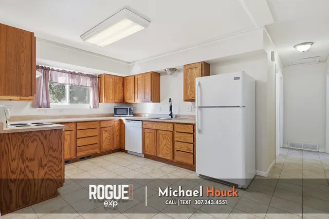 $289,900 | 442 Indian Paintbrush, Casper, WY 82604