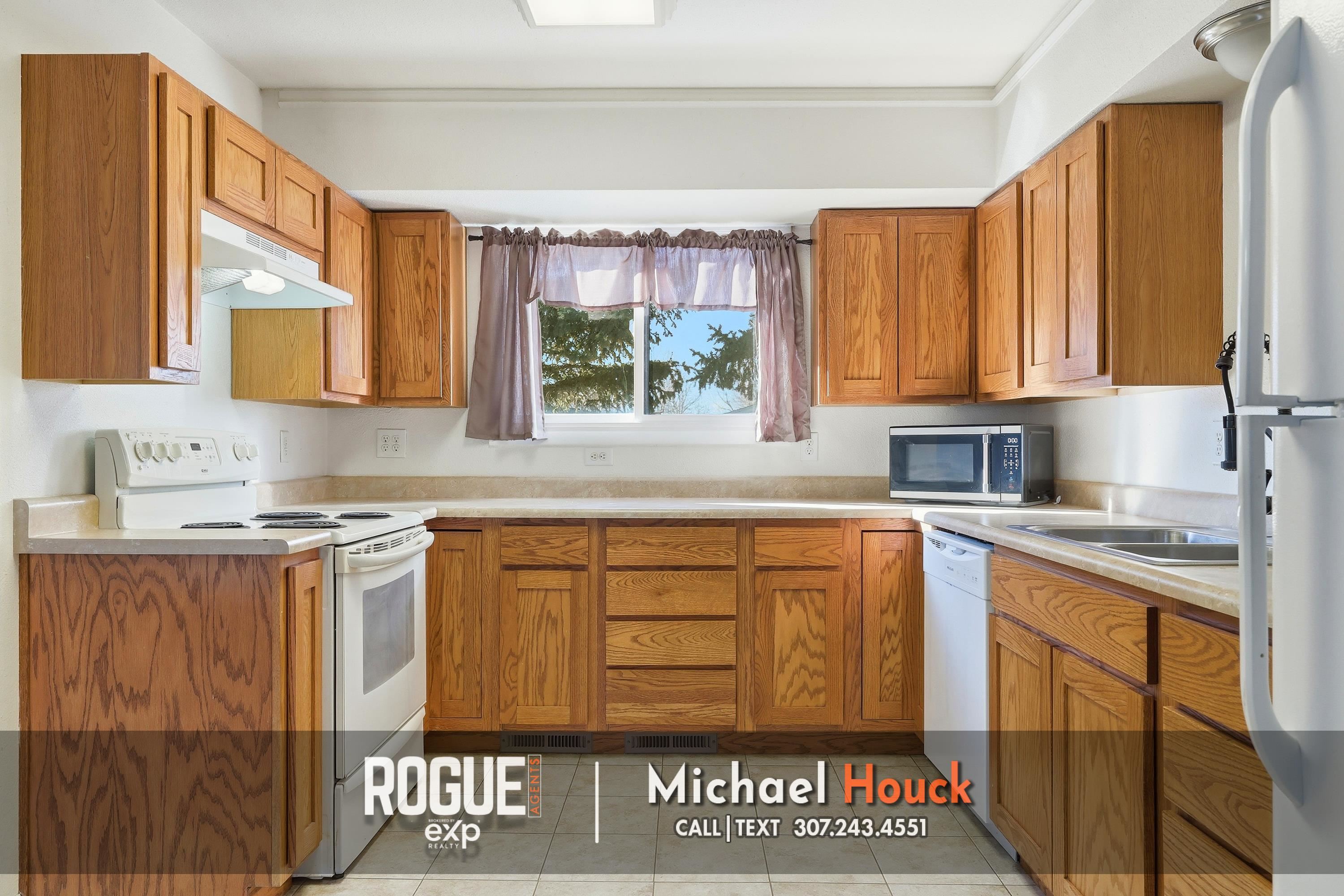 442 Indian Paintbrush Casper, WY 82604 - Photo 9 of 34