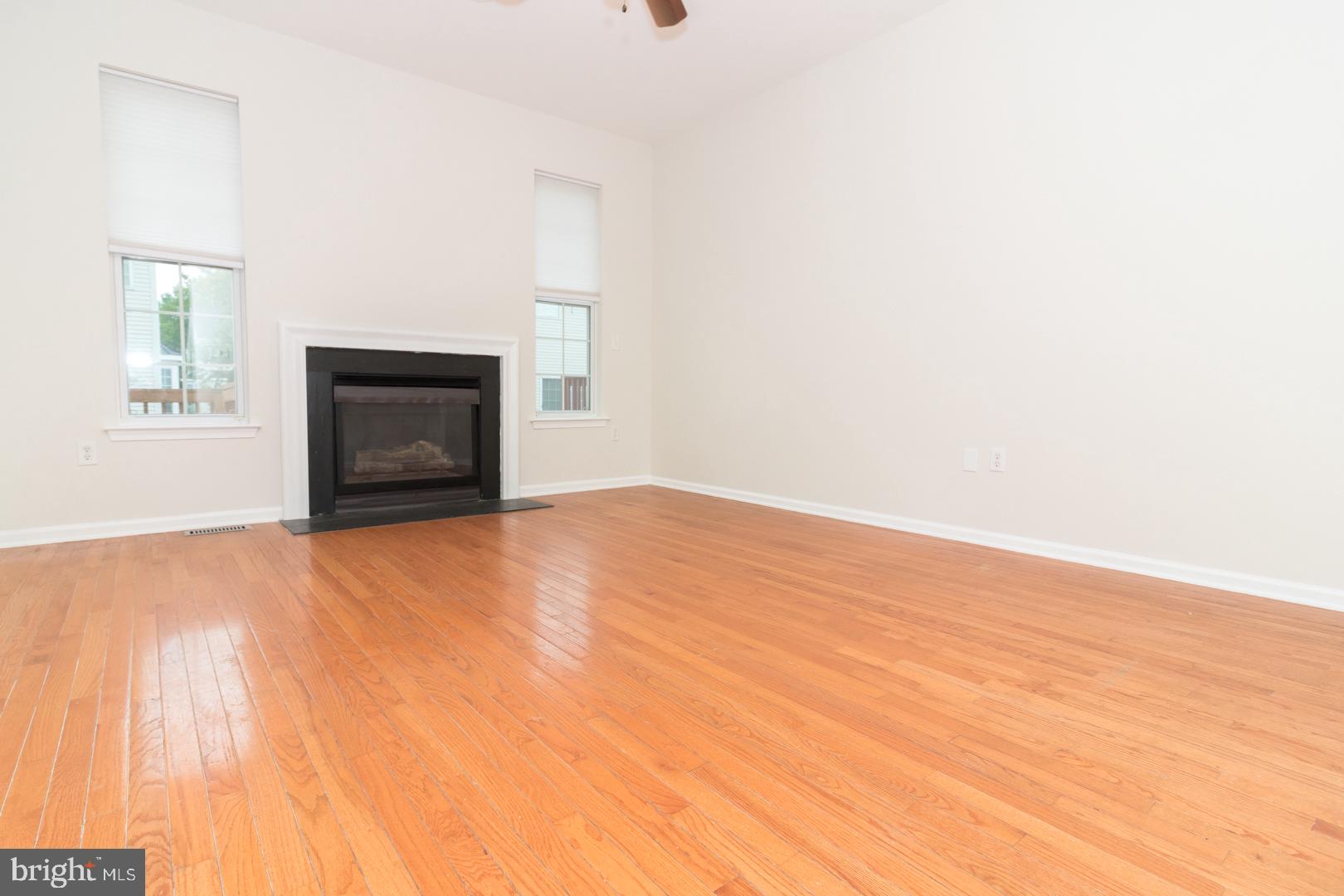 226 Hawthorne Way Riverside, NJ 08075 - Photo 6 of 32 a view of empty room with a fireplace