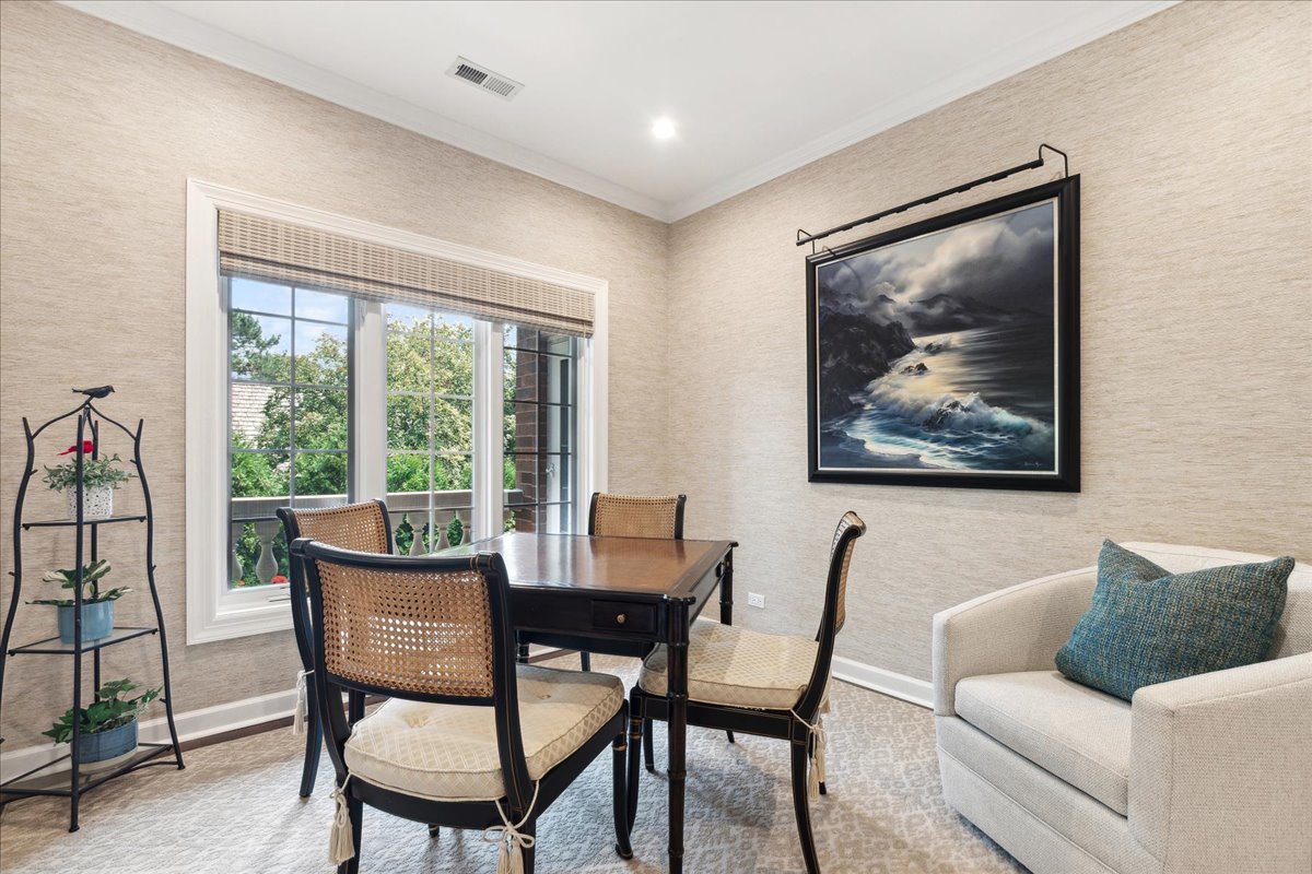 323 Regent Wood Road, Unit 323 Northfield, IL 60093 - Photo 18 of 29 Gallery Image 18