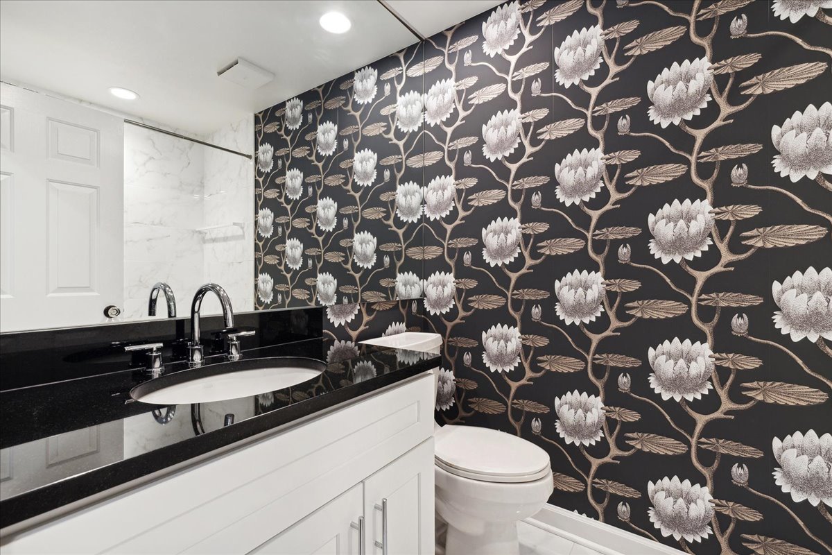 323 Regent Wood Road, Unit 323 Northfield, IL 60093 - Photo 25 of 29 Gallery Image 25