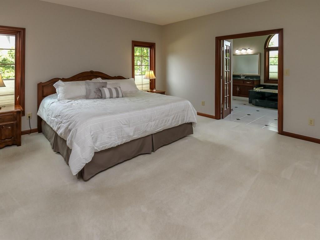 10693 Evergreen Point Fishers, IN 46037 - Photo 16 of 33 Gallery Image 16
