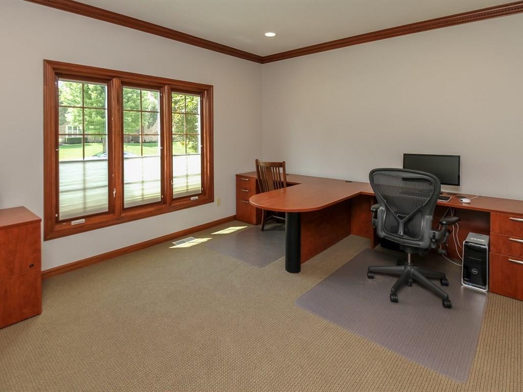 10693 Evergreen Point Fishers, IN 46037 - Photo 5 of 33 Gallery Image 5