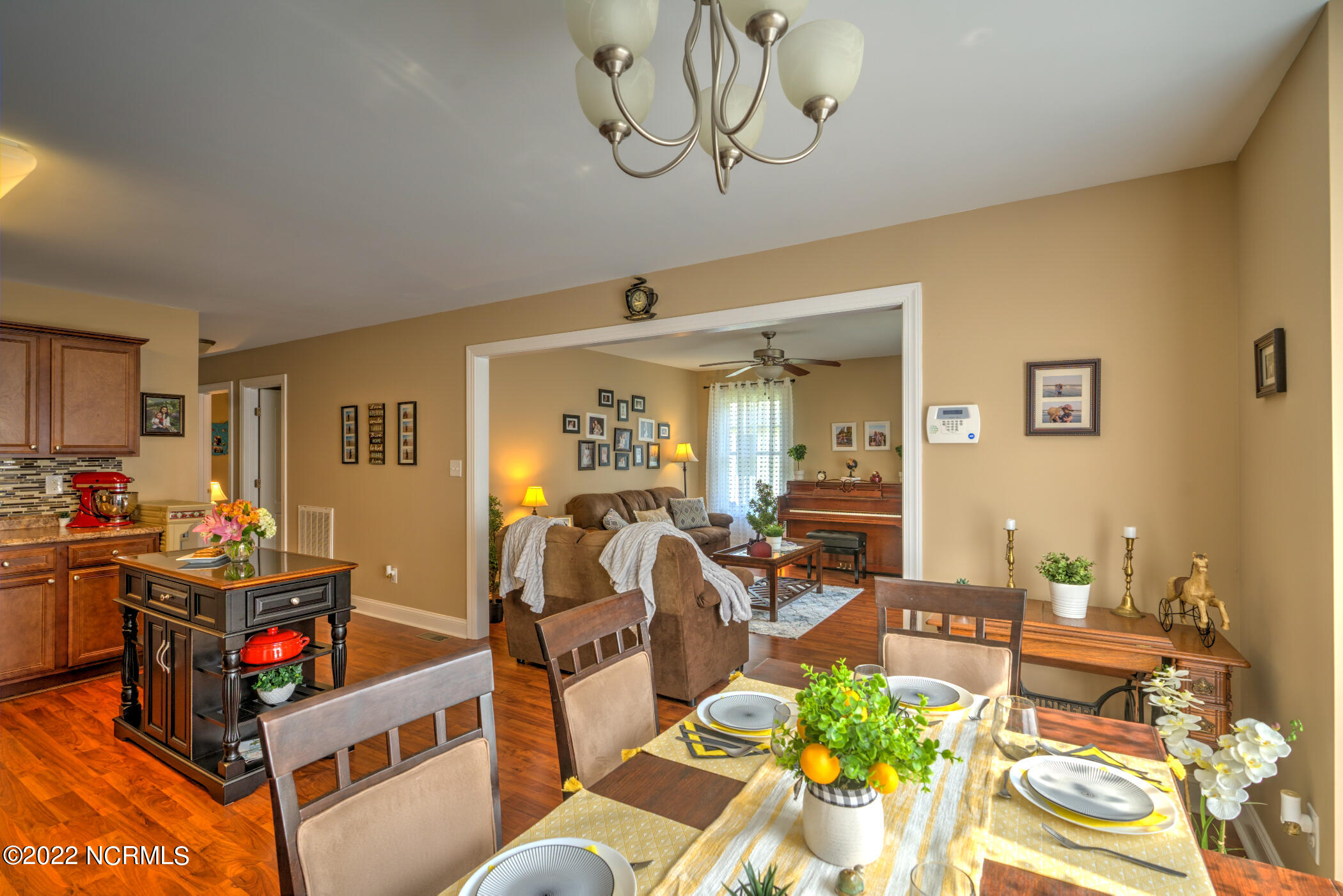 313 Covington Street Rockingham, NC 28379 - Photo 11 of 34 DSC00939_40_41