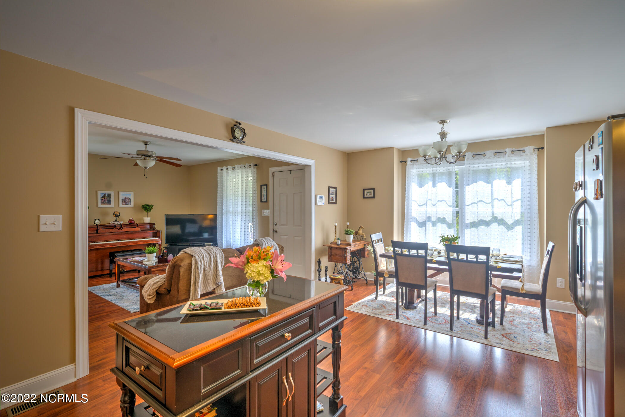 313 Covington Street Rockingham, NC 28379 - Photo 10 of 34 DSC00936_7_8