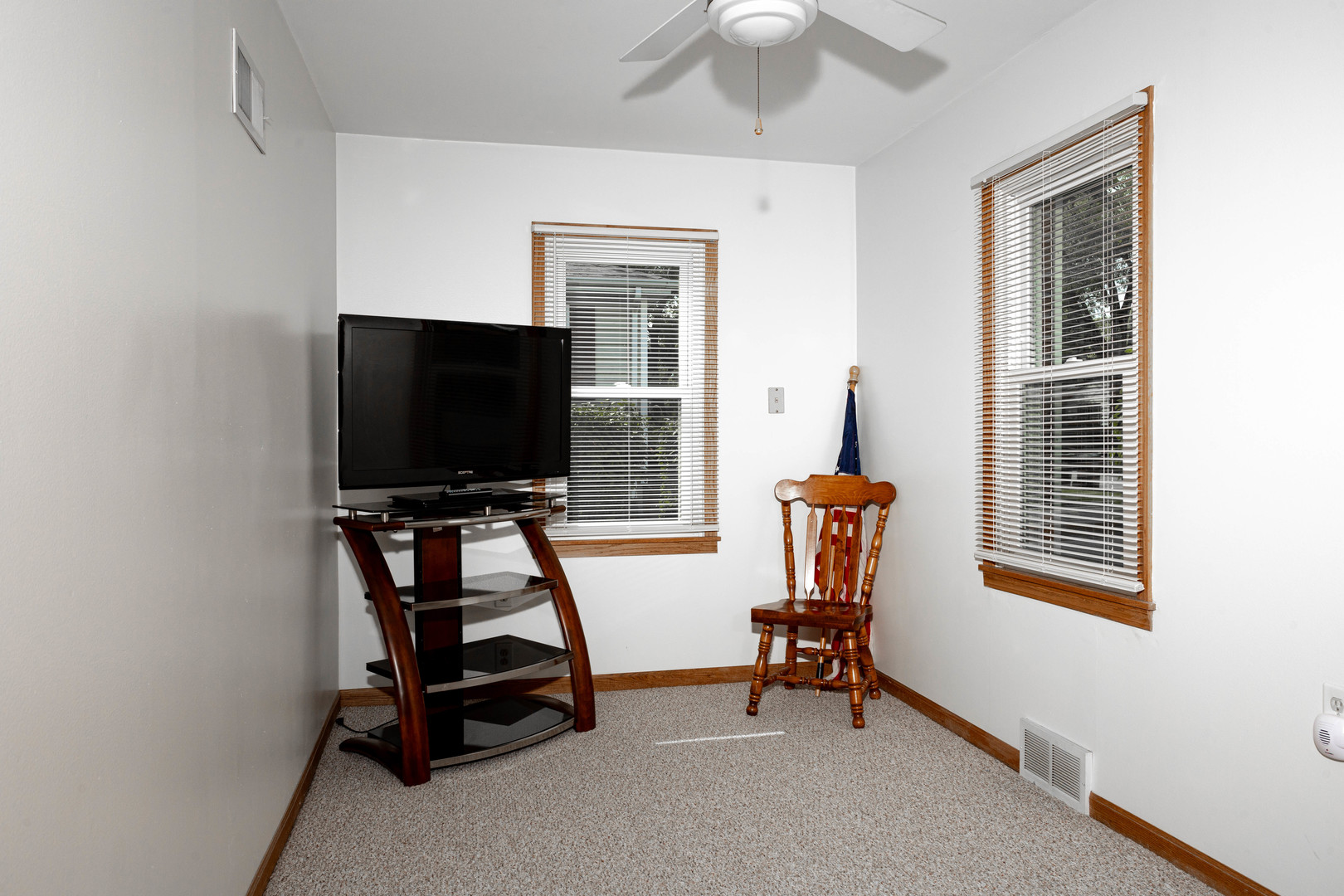 11133 Revere Road Mokena, IL 60448 - Photo 13 of 22 a living room with furniture and a flat screen tv