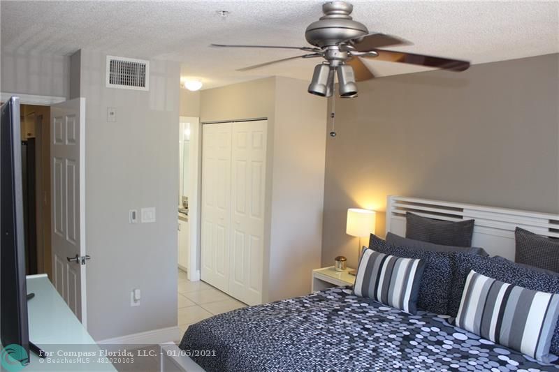 2103 Renaissance Boulevard, Unit 306 Miramar, FL 33025 - Photo 5 of 17