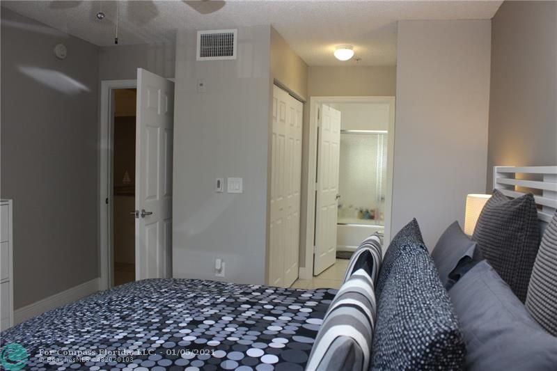 2103 Renaissance Boulevard, Unit 306 Miramar, FL 33025 - Photo 6 of 17