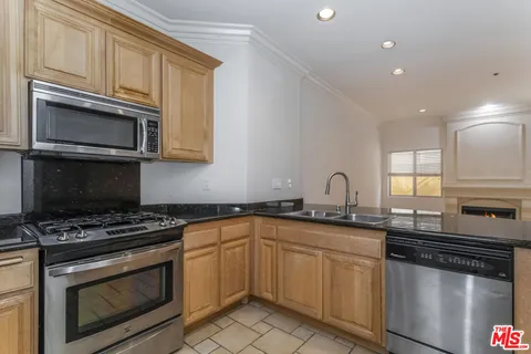 $1,099,999 | 10364 Almayo Avenue, Unit 103, Los Angeles, CA 90064