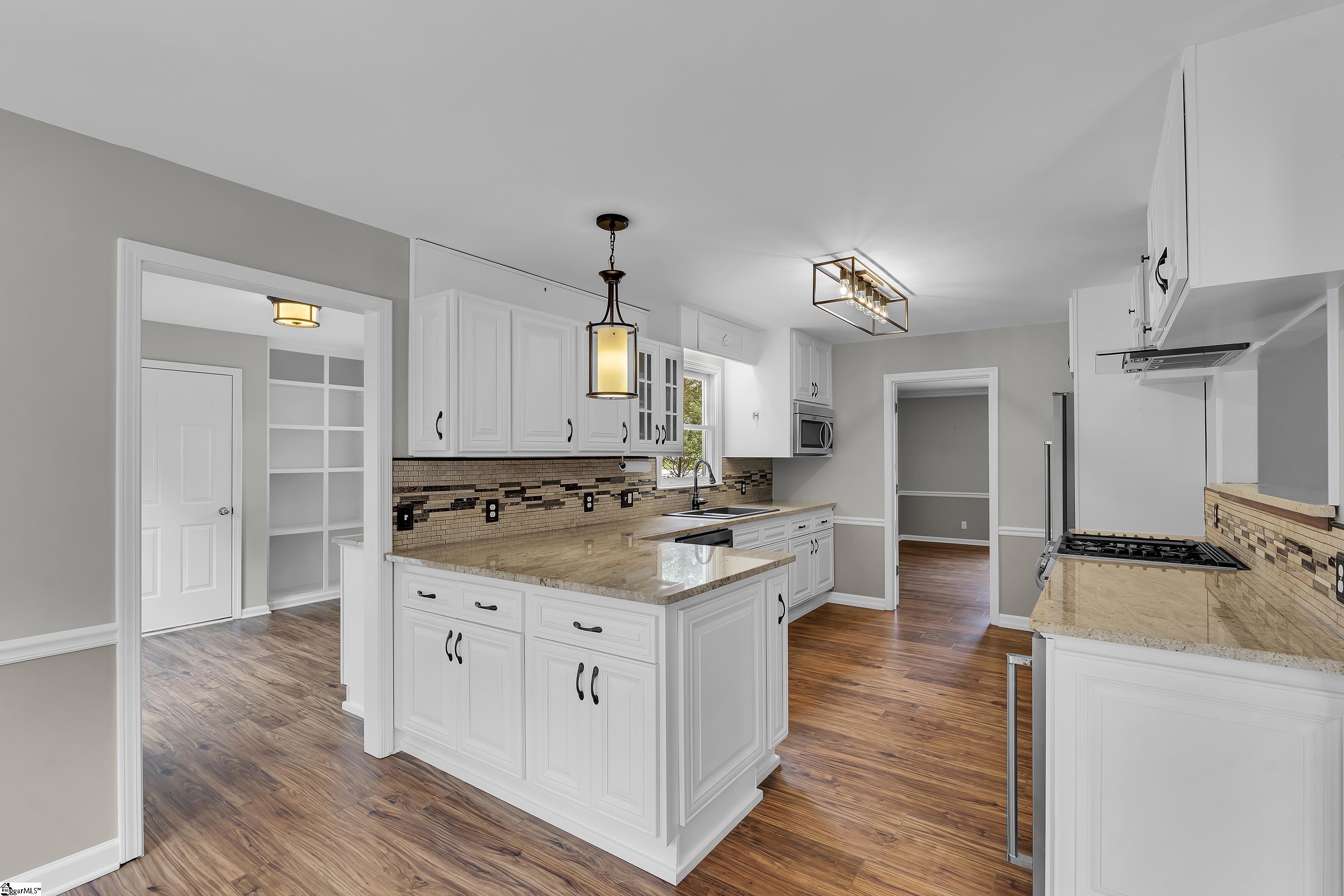 140 Pilot Road Greenville, SC 29609 - Photo 10 of 47