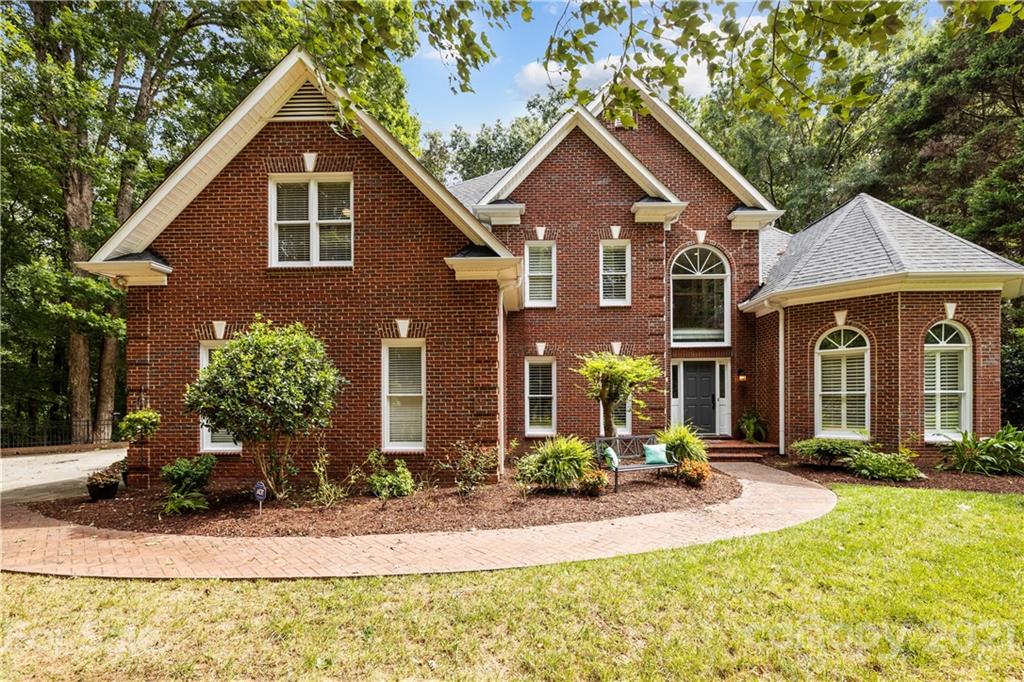 9036 Ranch View Court Matthews, NC 28104 - Photo 2 of 45 Gallery Image 2