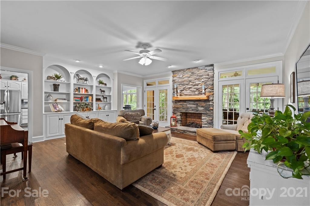 9036 Ranch View Court Matthews, NC 28104 - Photo 11 of 45 Gallery Image 11